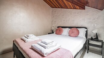 Rovani 14 in Monza With 1 Bedrooms and 1 Bathrooms