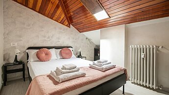 Rovani 14 in Monza With 1 Bedrooms and 1 Bathrooms