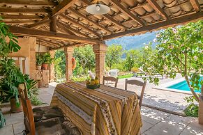 Villa Frontera in S Ller