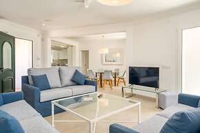 Villa Mila in Sant Llu s