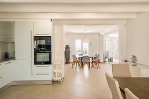 Villa Mila in Sant Llu s