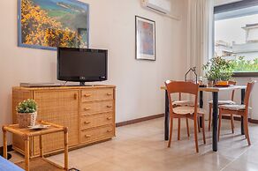 Sardinia RE - Lilium Central Flat