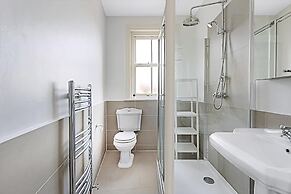 Serene 2BR - 3 Mins to Fulham Broadway