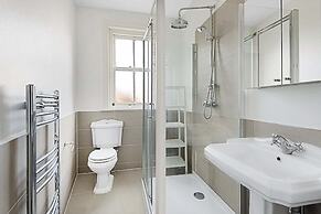 Serene 2BR - 3 Mins to Fulham Broadway