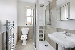 Serene 2BR - 3 Mins to Fulham Broadway