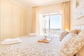 Pool Apt Calahonda 2 With Sea View