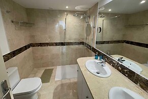 Pool Apt Calahonda 2 With Sea View