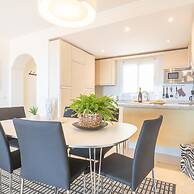 Pool Apt Calahonda 2 With Sea View