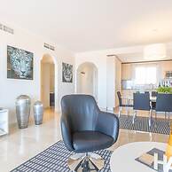 Pool Apt Calahonda 2 With Sea View