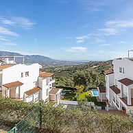 Apt Mairena Forest sea View Pool