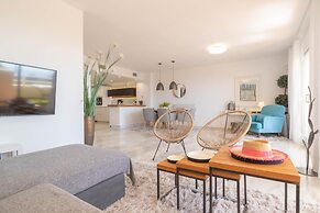 Calahonda Elegance With Pool And Sea View