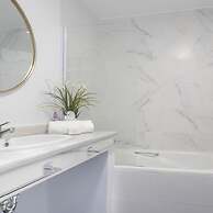 Calahonda Elegance With Pool And Sea View