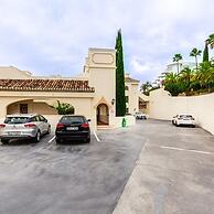 Calahonda Elegance With Pool And Sea View