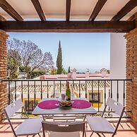 Sunny Tranquility With Pool