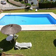 Sunny Tranquility With Pool