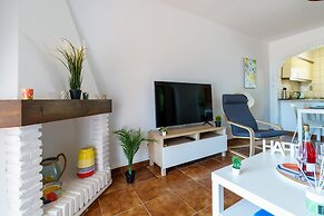 Sunny Tranquility With Pool