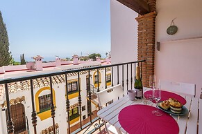 Sunny Tranquility With Pool