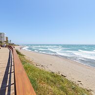 Puerta Del Mar Beachfront And Pool