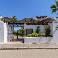 Sunset Seaview Corner With Pool