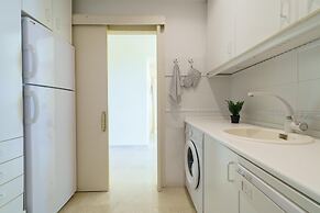 Marbella Este Next Marriott and Nikki B