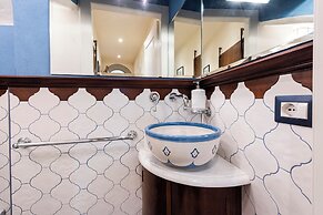 Charming Tornabuoni by Mmega