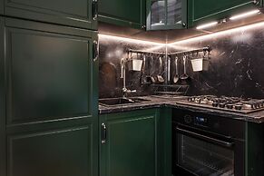 Charming Tornabuoni by Mmega