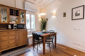 Charming Tornabuoni by Mmega