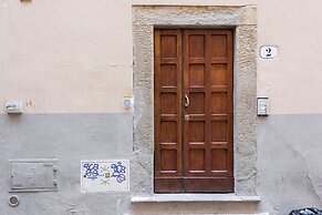 Charming Tornabuoni by Mmega