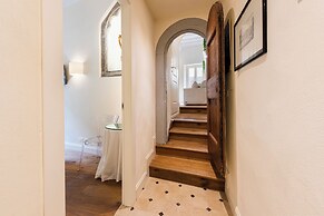 Charming Tornabuoni by Mmega