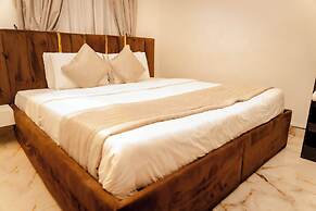 1-bed Flat - Lekki Phase 1 - Pool - Spa - Balcony