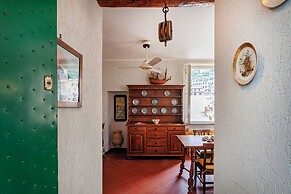 Seaview Apartment near the Castle