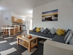 Kolatilde-  Estoril Beach Flat