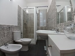 Kolatilde-  Estoril Beach Flat