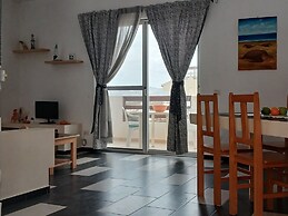 Kolatilde-  Estoril Beach Flat