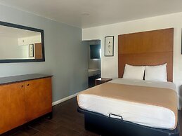 Oceanside Inn & Suites