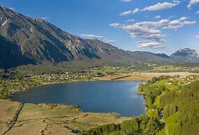Luxury Chalet With ac Near Pressegger See