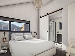 Modern Water Lodge With air Conditioning, Near the Maasduinen