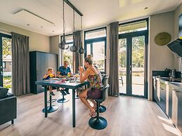 Modern Chalet Only 2 km of the Efteling