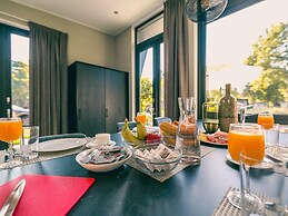 Modern Chalet Only 2 km of the Efteling