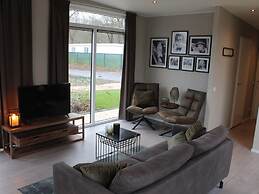 Modern Chalet Only 2 km of the Efteling