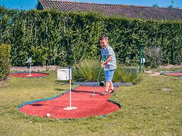 Modern Chalet Only 2 km of the Efteling