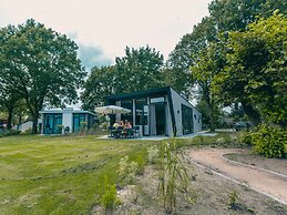 Modern Chalet Only 2 km of the Efteling