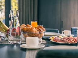 Modern Chalet Only 2 km of the Efteling