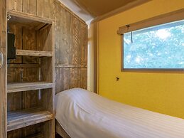 Comfortable Safari Tent in De Maasduinen