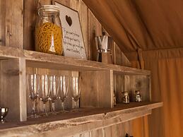 Comfortable Safari Tent in De Maasduinen
