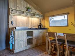 Comfortable Safari Tent in De Maasduinen