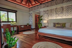 Miskawaan Beachfront Villas