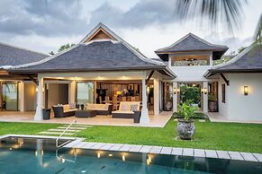 Miskawaan Beachfront Villas