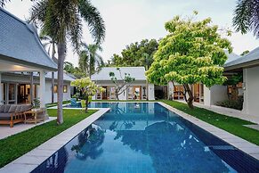 Miskawaan Beachfront Villas