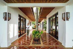 Miskawaan Beachfront Villas